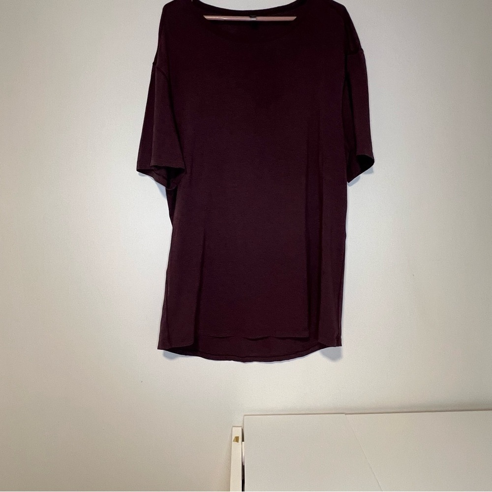 Lululemon Athletica relax fit T in “atmospheric purple” xl